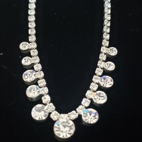 Vintage Silver Tone Graduated Round Clear Crystal and Rhinestone Choker Necklace - Picture 5 of 12